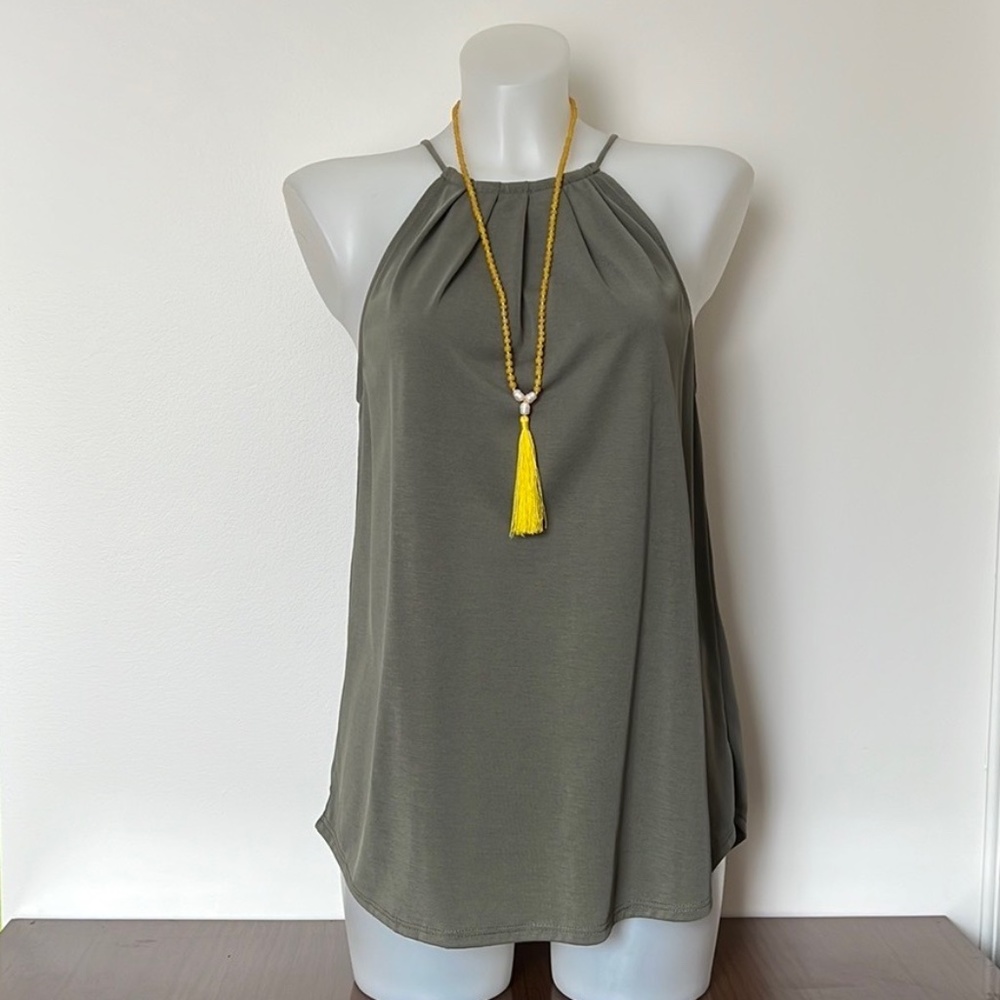 ❤️ 3 for $20❤️ Green Envelope blouse
